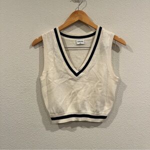 Aritzia Sunday Best merino wool blend cream size small sweater vest cropped